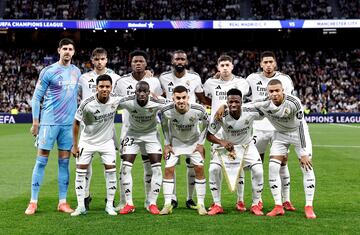 Once inicial del Real Madrid. Courtois, Asencio, Tchouameni, Rüdiger, Valverde, Bellingham, Rodrygo, Mendy, Ceballos, Vinicius y Mbappé.