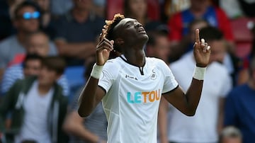 Paul Clement will see new boys Sanches, Mesa and Abraham have more influence over a fellow relegation rival and will nick this by the odd goal (possibly the only goal).