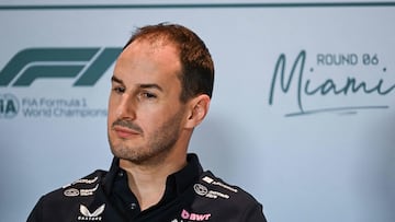 Oliver Oakes, el que era jefe de Alpine, en el GP de Miami.