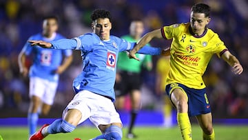 Jorge Sanchez (L) of Cruz Azul fights for the ball with Alvaro Fidalgo (R) of America during the 15th round match between America and Cruz Azul as part of the Liga BBVA MX, Torneo Clausura 2025 at Ciudad de los Deportes Stadium, on April 12, 2025 in Mexico City, Mexico.