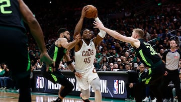 Donovan Mitchell, durante el partido contra los Celtics en el Garden.
