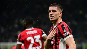 Luka Jovic mete al Milan en la final de Copa Italia