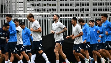 Monterrey's Spanish defender #93 Sergio Ramos (C) jogs with his teammates during a training session at the Wallis Annenberg Stadium in Los Angeles on June 24, 2025, ahead of the FIFA Club World Cup 2025 football match between Japan's Urawa Reds and Mexico's Monterrey. (Photo by Yuri CORTEZ / AFP)
