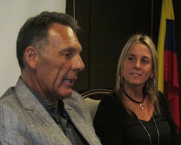 Mónica Crovara es la esposa de Miguel Ángel Russo. Se conocieron gracias a dos amigos en común y con su encuentro volvieron a creer en el amor pues los dos son divorciados. Mónica fue su gran compañía en los momentos más difíciles de su enfermedad y además, "la que más investigó y se preocupó por conocer cada detalle de ella", según Russo.