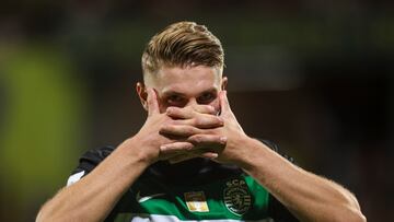 Arouca (Portugal), 13/09/2024.- Viktor Gyokeres of Sporting celebrates scoring the 0-2 goal during the Portuguese First League soccer match between Arouca and Sporting CP, in Arouca, Portugal, 13 September 2024. EFE/EPA/PAULO NOVAIS