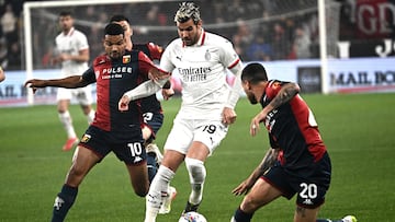 GENOA (Italy), 05/05/2025.- Genoas Junior Messias and Milan's Theo Hernandez in action during the Italian Serie A soccer match between Genoa CFC and AC Milan, in Genoa, Italy, 05 May 2025. (Italia, Génova) EFE/EPA/LUCA ZENNARO