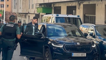 VALÈNCIA, 04/09/2024.-El futbolista Rafa Mir, que juega en el Valencia cedido por el Sevilla, es puesto en libertad tras haber pasado a mediodía a disposición judicial por una denuncia por agresión sexual, junto al también futbolista Pablo Jara, del Alcantarilla. Ambos jugadores son puestos en libertad como investigados y con medidas cautelares, según pudo confirmar EFE por fuentes conocedoras de la resolución.-EFE/ Raquel Segura