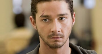 LeBouf tiene el dudoso honor de haber sido el único en pelearse a puñetazo limpio con Brad Pitt. Fue durante el rodaje de 'Fury', todo por el papel. Precisamente por eso fue despedido por Olivia Wilde del rodaje de 'No te preocupes, querida' y sustituido por Harry Styles. "Tiene un proceso que requiere energía combativa y no creo que eso propicie mejores actuaciones. Mi responsabilidad es proteger al elenco y la producción", declaró Wilde. Si le sumamos los problemas con la bebida y lo poco agradecido que era (despotricó una y otra vez contra las películas de 'Transformers' que le proyectaron a la fama), suena como el compañero ideal, sí.