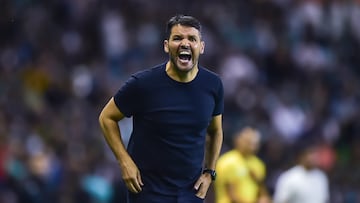 Nicolas Larcamon head coach of Leon during the game Leon vs FC Juarez , corresponding to Round 17 of the Torneo Apertura 2023 of the Liga BBVA MX, at Not Camp Stadium, on November 12, 2023.
<br><br>
Nicolas Larcamon Director Tecnico de Leon durante el partido Leon vs FC Juarez , correspondiente a la Jornada 17 del Torneo Apertura 2023 de la Liga BBVA MX, en el Estadio Nos camp, el 12 de Noviembre de 2023
