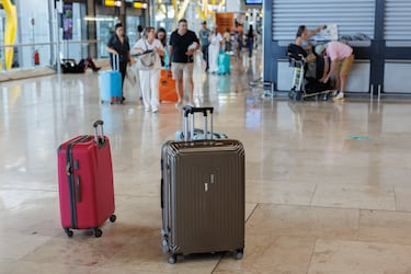 Goodbye to carry-on luggage as you know it? American Airlines’ baggage policy changes in 2025