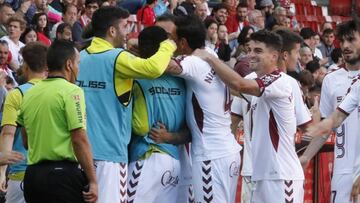 Resumen y goles del Sporting 0-2 Albacete. Marcaron Eugeni y Acuña.