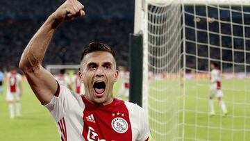 El Ajax avanza a la fase de grupos con un partido gris