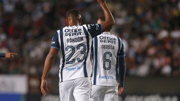 AME8168. PACHUCA (MÉXICO), 12/03/2024.- Salomón Rondón de Pachuca festeja su gol este jueves, en el partido de vuelta de los octavos de final de la Copa de Campeones de la Concacaf entre CF Pachuca y Philadelphia Union, disputado en el estadio Hidalgo de la ciudad de Pachuca (México). EFE/ David Martínez Pelcastre