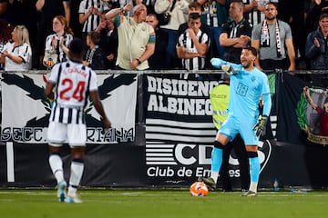 18/04/25 PARTIDO SEGUNDA DIVISION
 CD CASTELLON  - ALMERIA

Luis Maximiano PORTERO DEL ALMERIA










