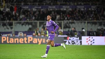 Yerry Mina en su debut con la Fiorentina.