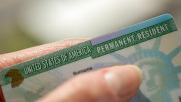 Una de las maneras más sencillas para obtener la Green Card es a través de un familiar en Estados Unidos. Conoce las clasificaciones y el debido proceso.
